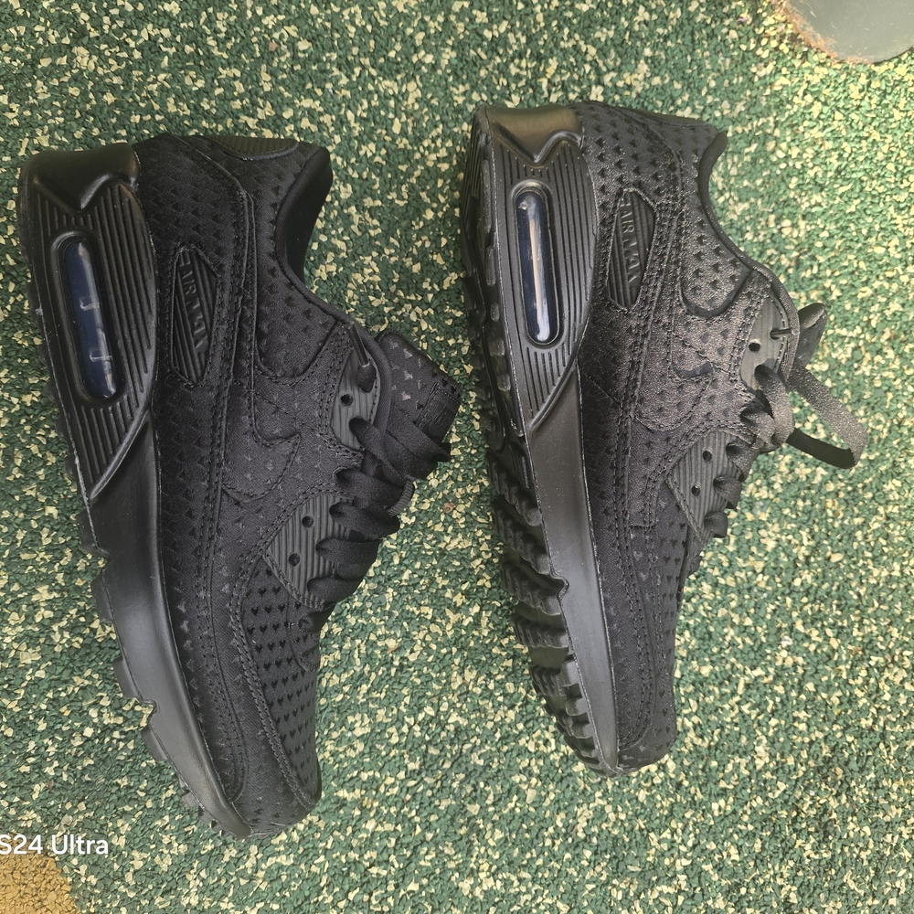 Nike Airmax 90 Black Valentine's Day Edition - Picture 4 of 7